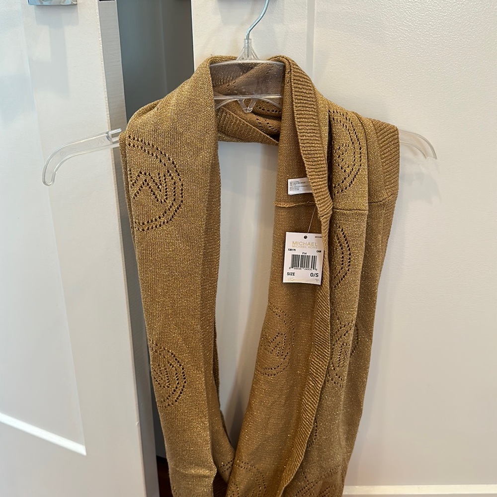 NWT Michael Kors Infinity Scarf